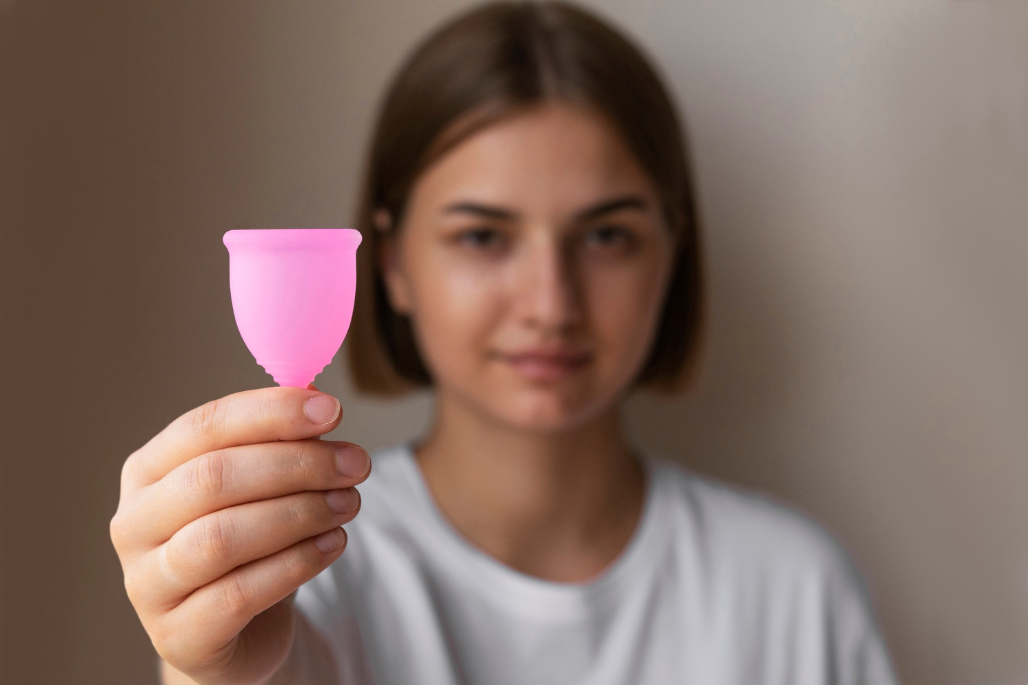 Cum se utilizează cupele menstruale: Ghid detaliat pentru gestionarea eficientă a menstruației