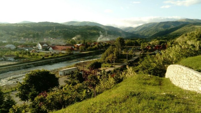 Localități devenite orașe în mod artificial: Sate fără unități școlare și medicale Localități devenite orașe în mod artificial: Sate fără unități școlare și medicale