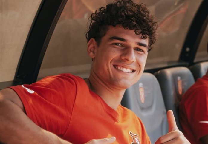 FCSB a descoperit un alt fundaș stânga