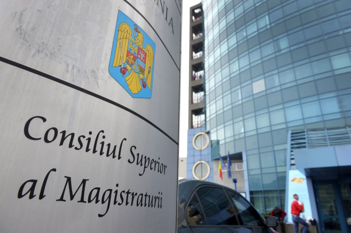 Guvernul modifică pensiile magistraților: scădere la 55% din calcul, vârsta crește la 65 de ani