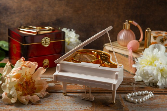 Pot amaneta obiecte personalizate sau cu valoare sentimentală?