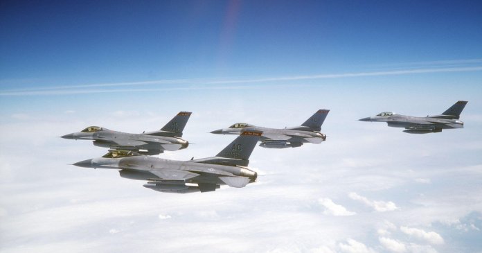 Atac cu drone în Ucraina, în apropierea frontierei cu România. Forțele armate au alertat două avioane F-16. A fost emis un mesaj RO-Alert în Tulcea.