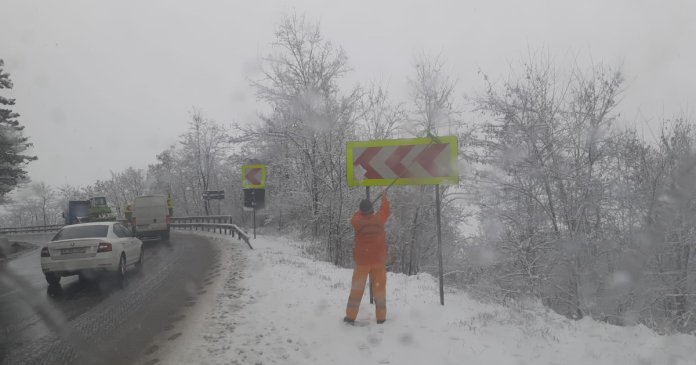 Meteorologii prezic ninsori, temperaturi scăzute și vânt puternic: „Percepția de frig va fi considerabil amplificată”