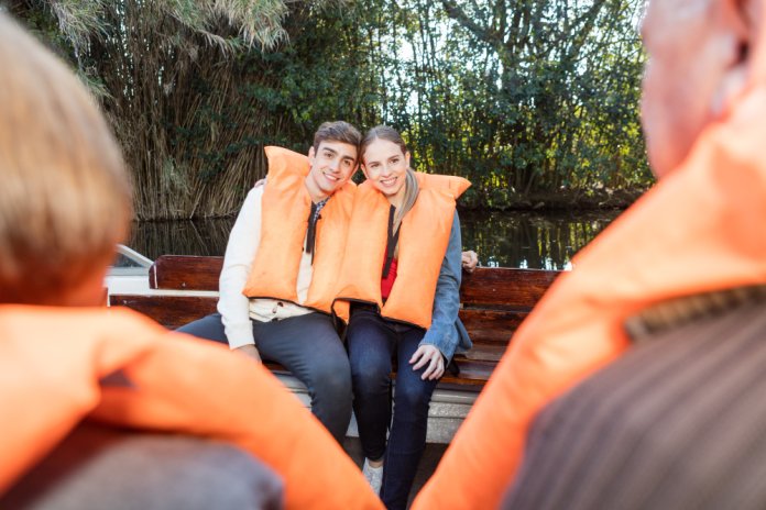 Poate o vestă de salvare să mă protejeze de hipotermie?