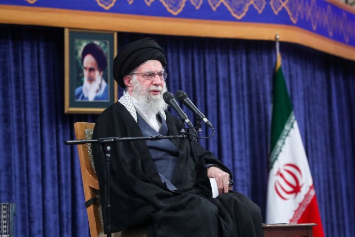 „Prima doamnă” nevăzută a Iranului: Soția lui Khamenei și absența informațiilor din partea media oficiale referitoare la soarta ei