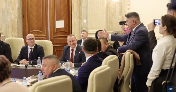 Scandal în timpul discuțiilor despre bugetul MApN: Un reprezentant al Opoziției a pătruns energic în întâlnire: „Miruță a realizat...