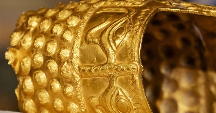 Coiful provenit din Coțofenești și brățările dacice ce au fost sustrase din muzeul Drents din Olanda au fost recuperate