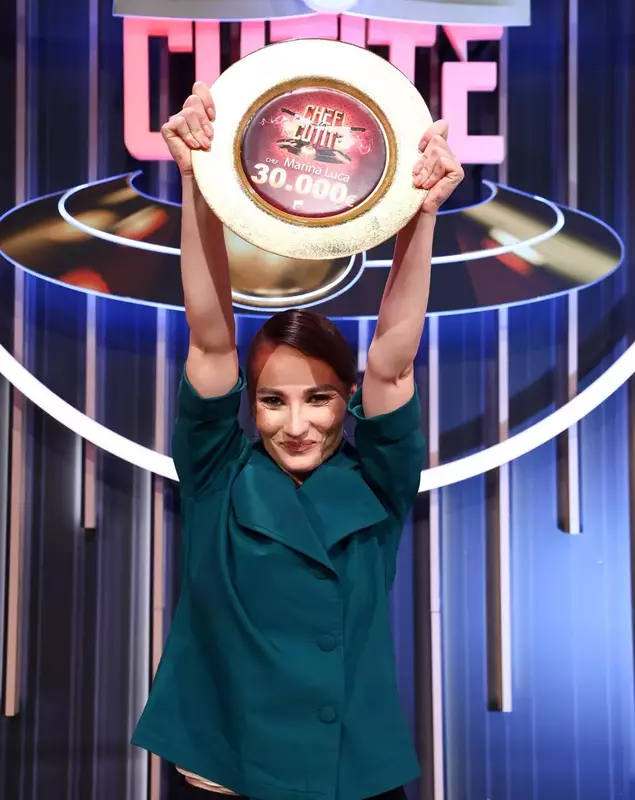 Marina Luca a obținut titlul de câștigătoare la Chefi la cuțite 2026, sezonul 17 Marina Luca a obținut titlul de câștigătoare la Chefi la cuțite 2026, sezonul 17. Ce valoare a înregistrat cu Cuțitul de aur oferit de chef Sautner?
