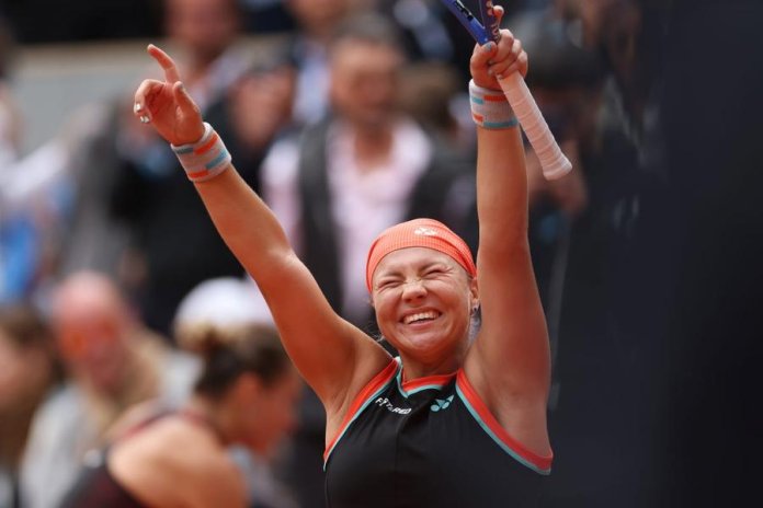 Aryna Sabalenka, ÎN LUPTĂ PENTRU EXISTENȚĂ la Roland Garros în sferturi! » Diana Shnaider a învins pe prima jucătoare a lumii
