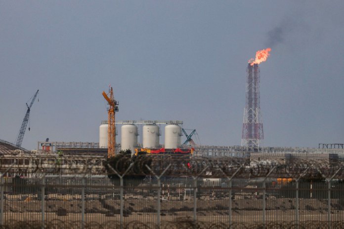 Explozie de proporții la stația de export a gazelor naturale lichefiate din Qatar: 54 de persoane rănite și 18 date dispărute