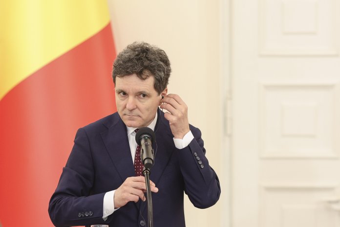 Reacția ministrului Apărării după deschiderea urmăririi penale împotriva generalului Vlad: „O situație incomodă; vom evalua împreună cu președintele”