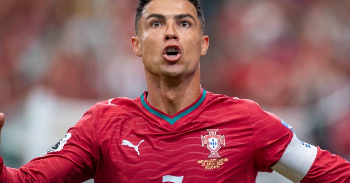 Reușita lui CR7 la CM 2026: Cristiano Ronaldo devine primul jucător de fotbal din toate timpurile care marchează în șase competiții...