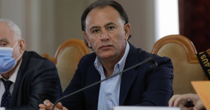 Un oficial de seamă AUR susține că Simion ar fi discutat posturi în executivul Veștea cu PSD. „Mi-a comunicat...