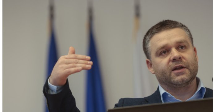 Ciprian Ciucu susține că Nicușor Dan dispune de un candidat pentru postul de premier, în timp ce PNL continuă să se afle la guvernare...