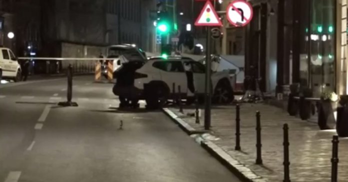 Doi pietoni, loviți fatal de un autoturism pe trotuarul de pe strada Mureșenilor...